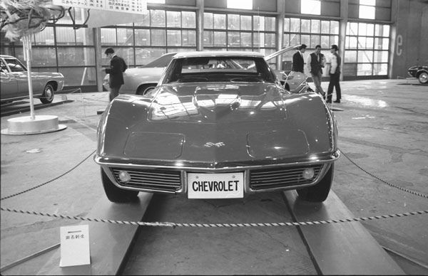 68-01a (197-30) 1968 Chevrolet Corvette Convertible.jpg
